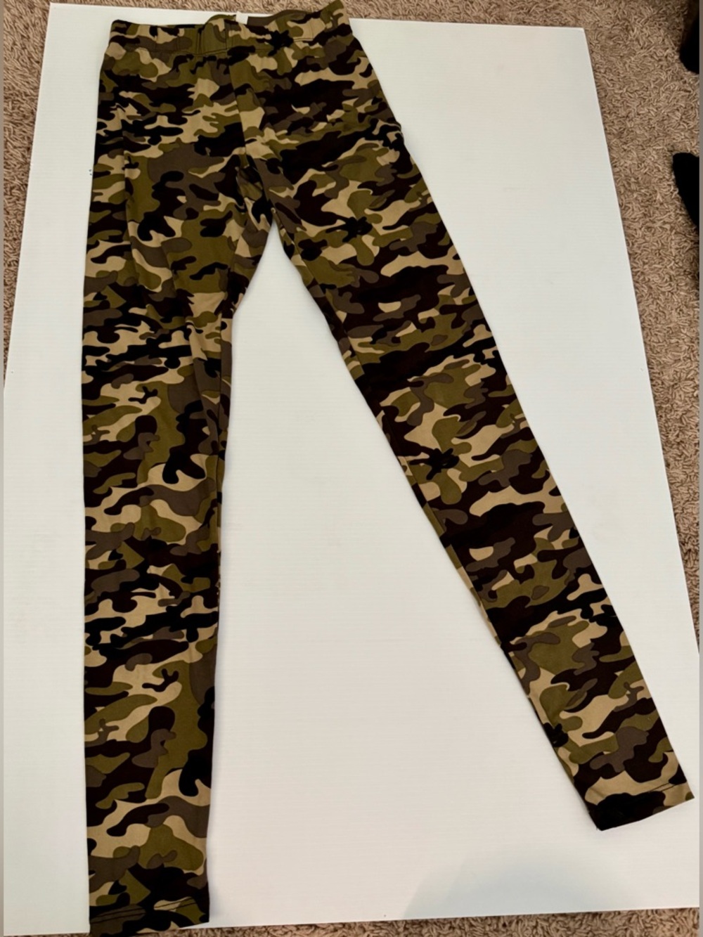 NWOT Aeropostale Camo Print Leggings - Olive, Tan & Black